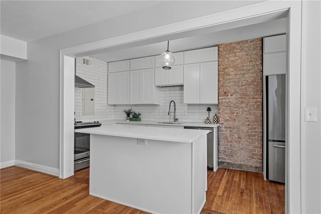 4434 J C Nichols Parkway — photo 3