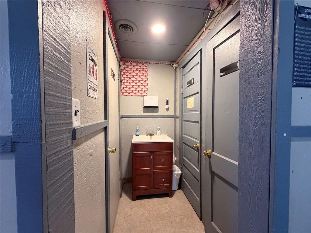 1200 Osage Street — photo 3