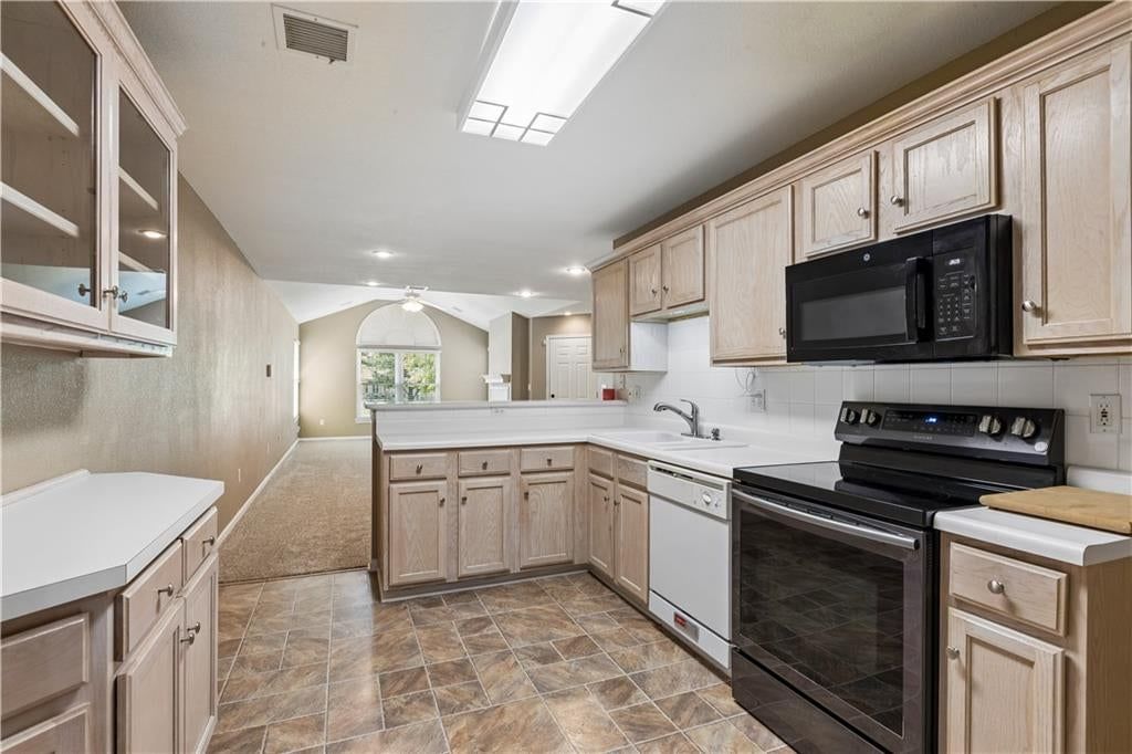 931 NE Devon Drive — photo 12