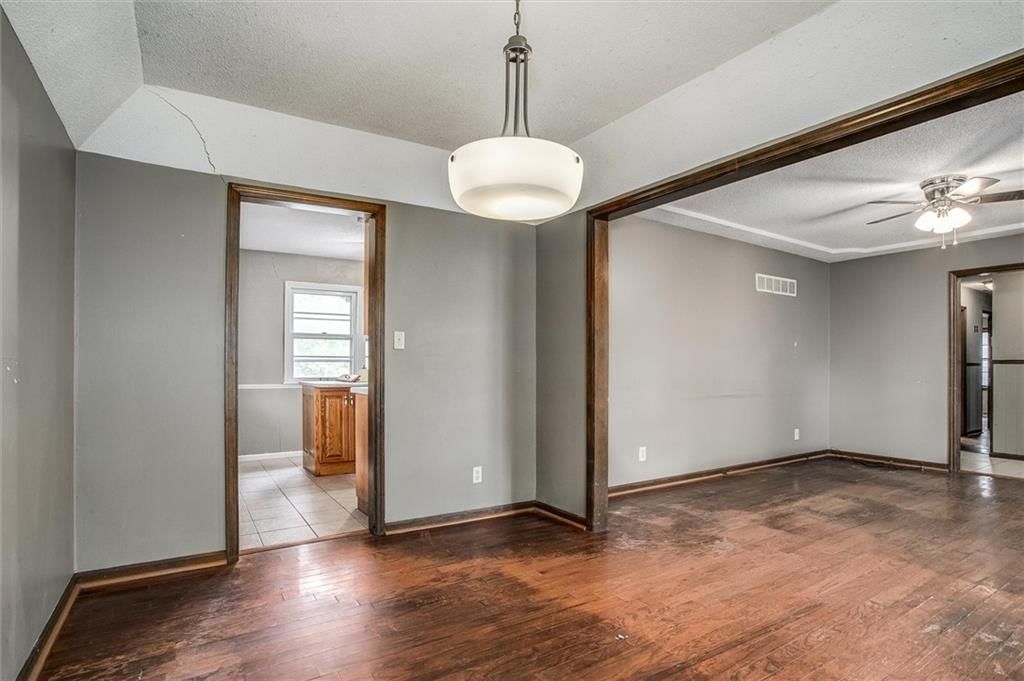 12837 Sycamore Avenue — photo 8