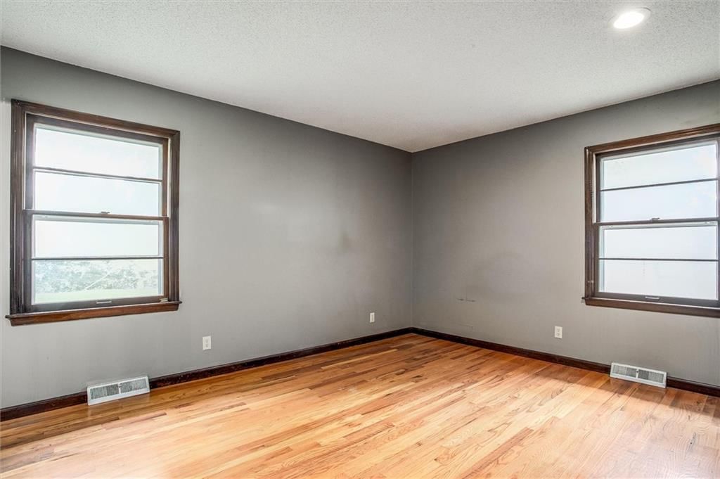 12837 Sycamore Avenue — photo 21