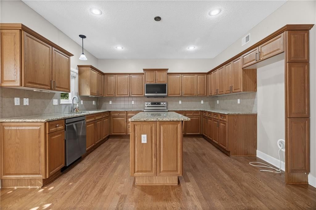 7108 Aminda Street — photo 12