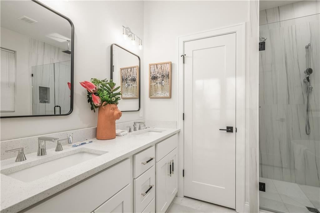 511 Campbell Street — photo 35