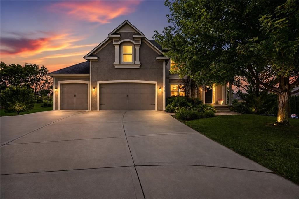 4229 S White Sands Court, Independence, MO