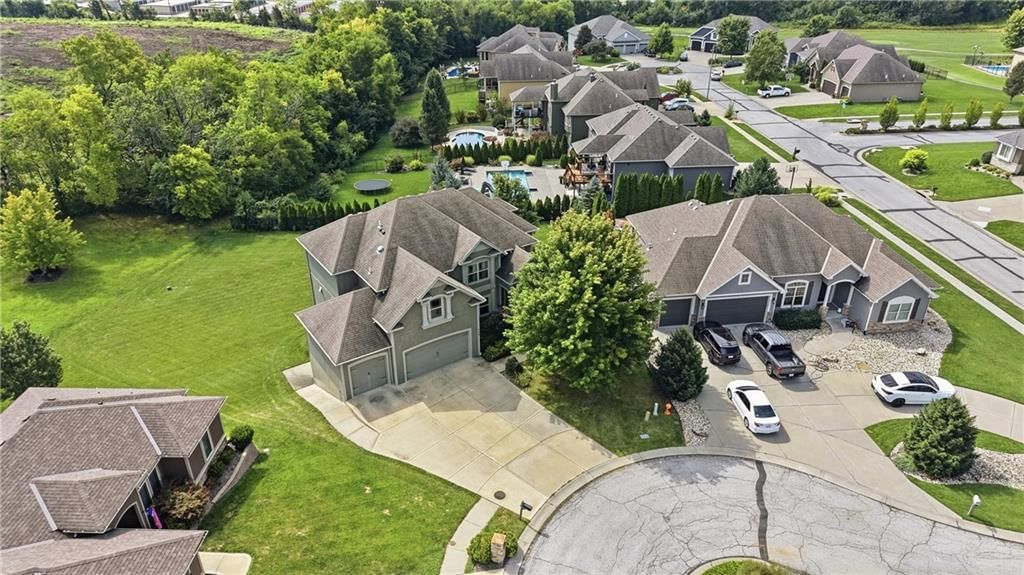 4229 S White Sands Court, Independence, MO: listing photo 2