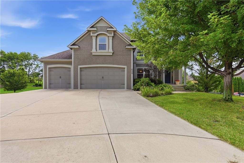 Photo 4 of 50 - 4229 S White Sands Court, Independence, MO 64015