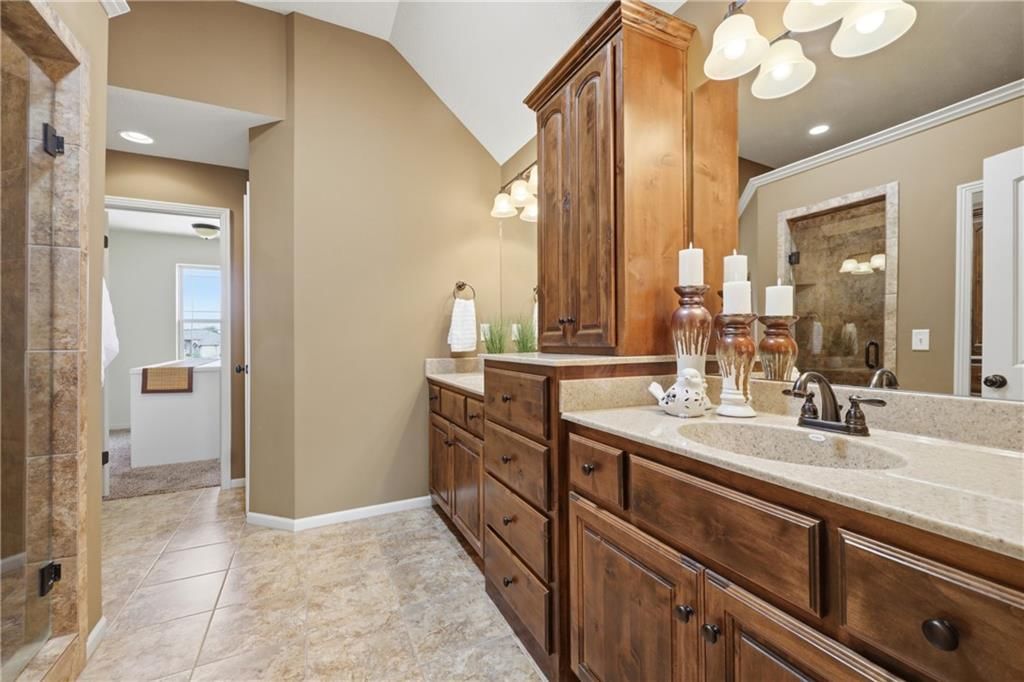 Photo 24 of 50 - 4229 S White Sands Court, Independence, MO 64015