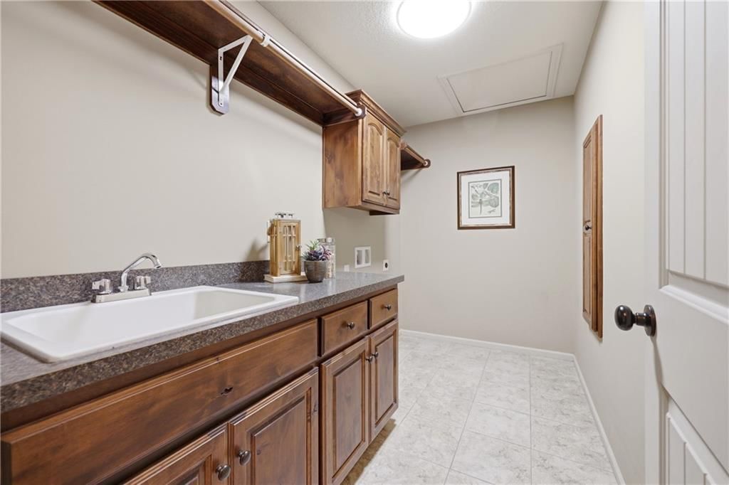 Photo 33 of 50 - 4229 S White Sands Court, Independence, MO 64015