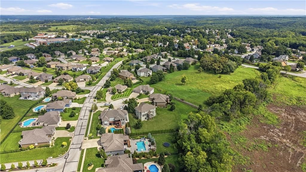 Photo 42 of 50 - 4229 S White Sands Court, Independence, MO 64015