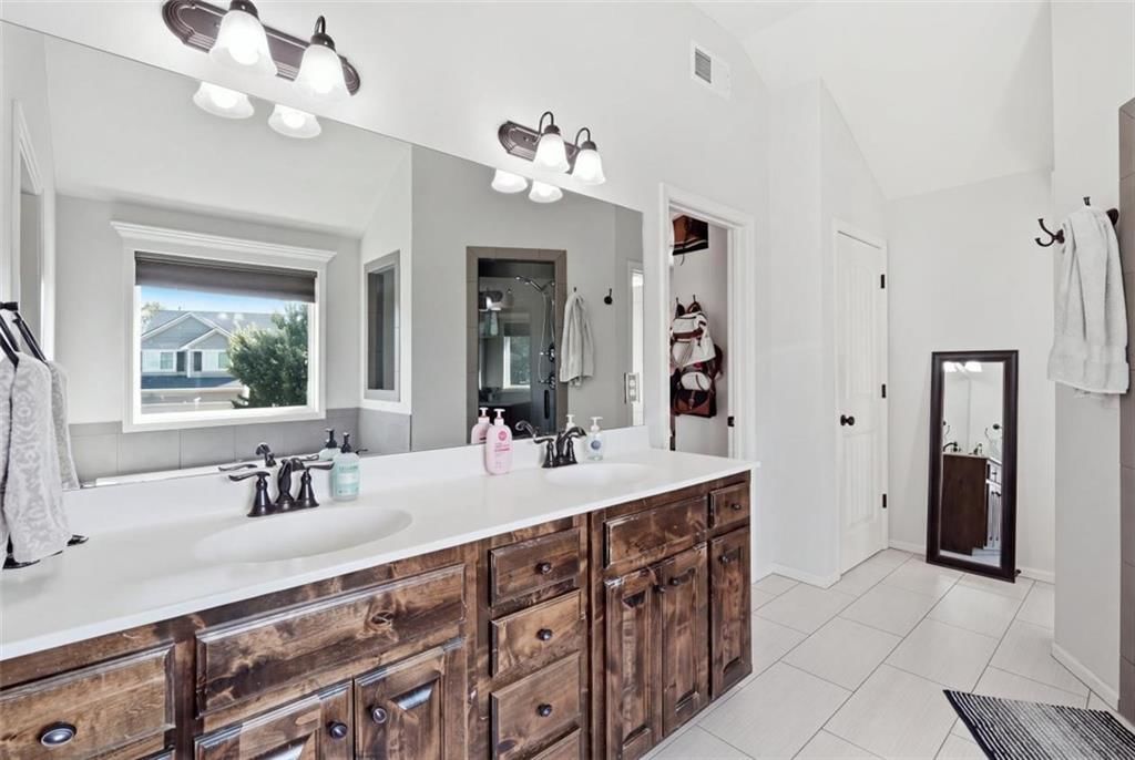 2298 W Hazelwood Street — photo 24