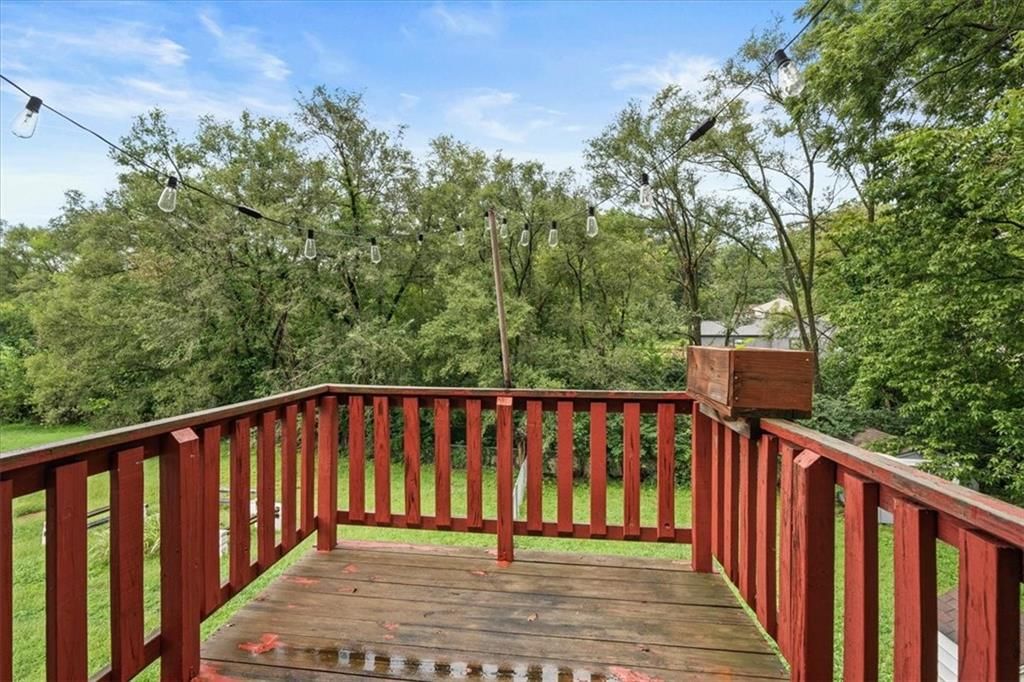 Accent wall at 4011 - 4013 N Jackson Avenue, Kansas City, MO 64117