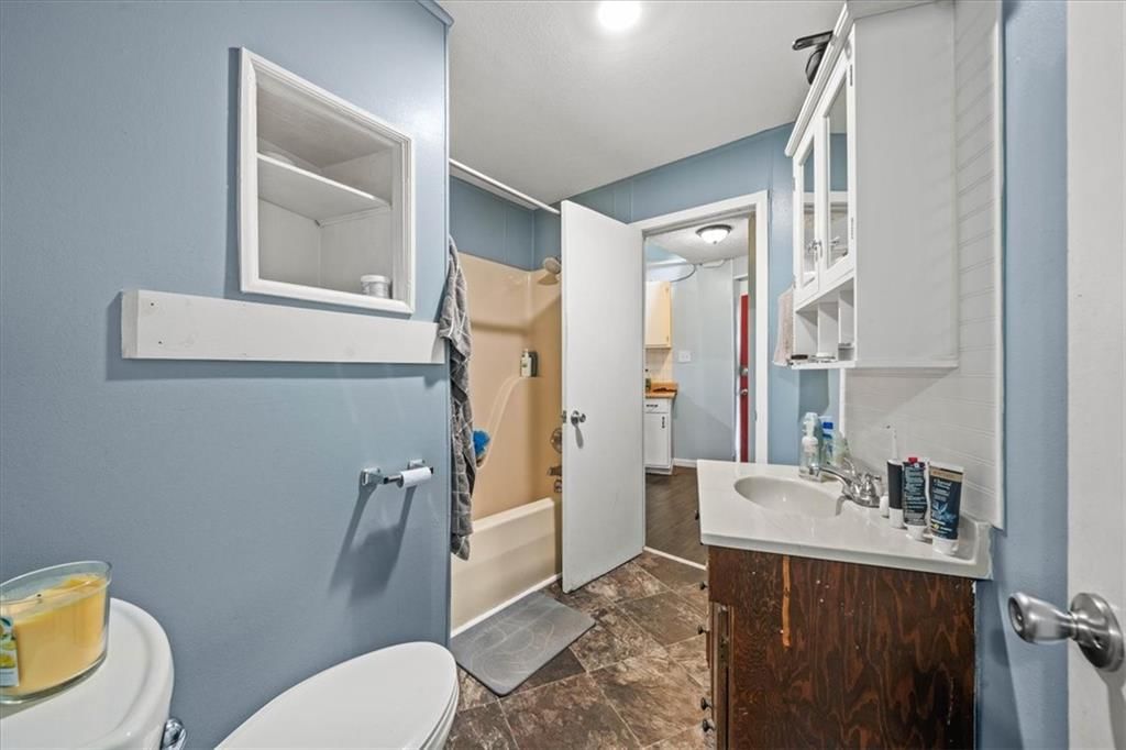 Photo 25 of 28 - 4011 - 4013 N Jackson Avenue, Kansas City, MO 64117