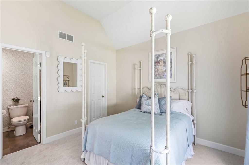 5649 NE Northgate Crossing — photo 37