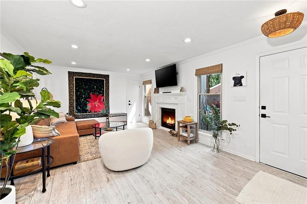 6244 Rosewood Street — photo 10