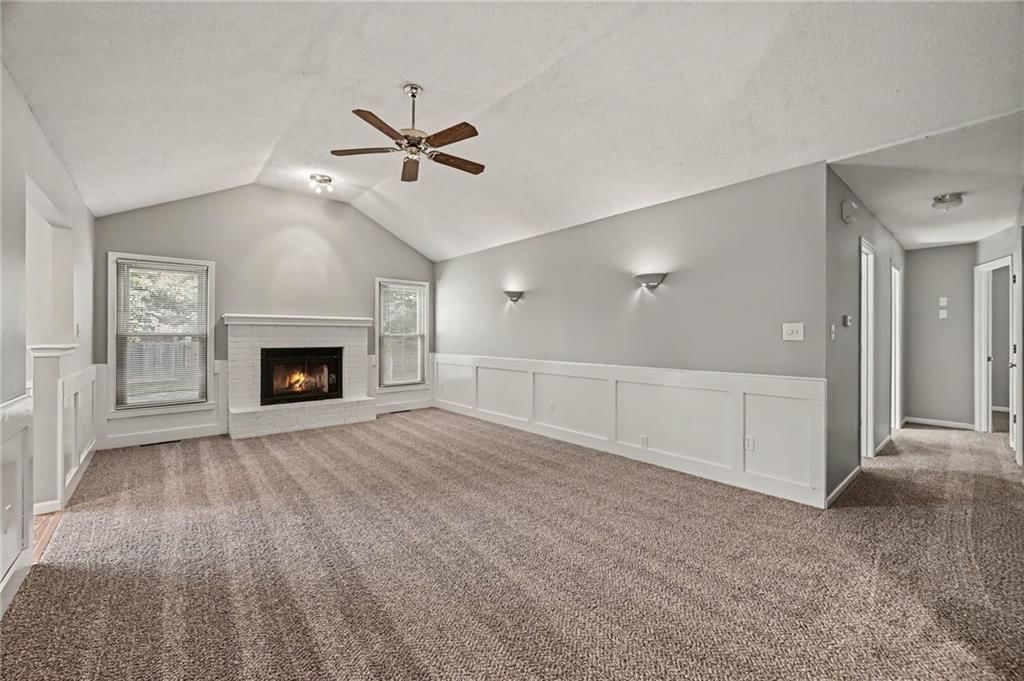 107 NW Leann Drive — photo 9
