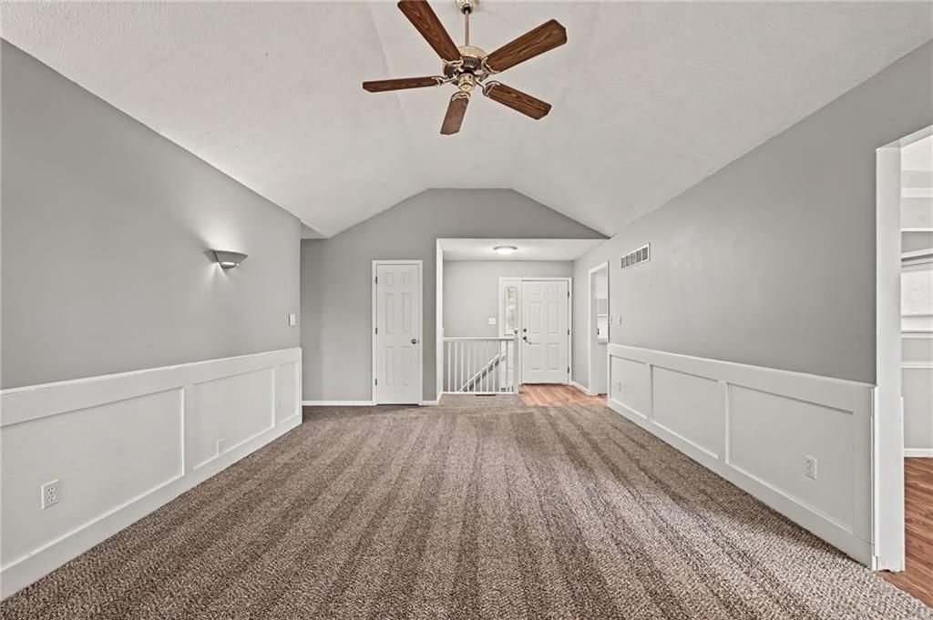 107 NW Leann Drive — photo 10