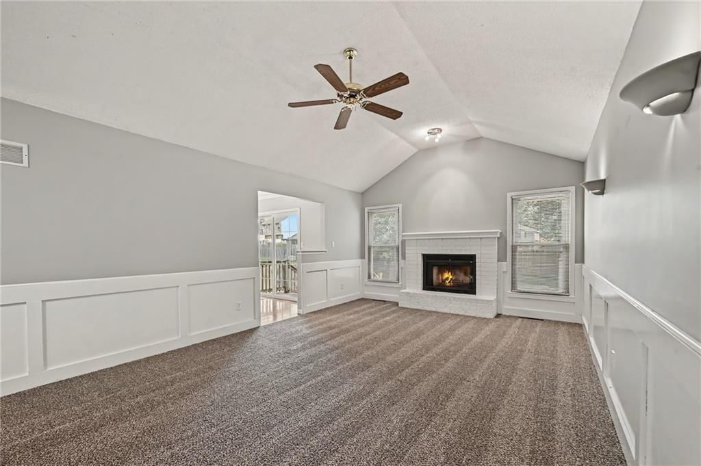 107 NW Leann Drive — photo 11