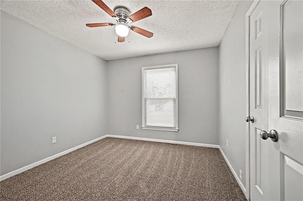 107 NW Leann Drive — photo 17