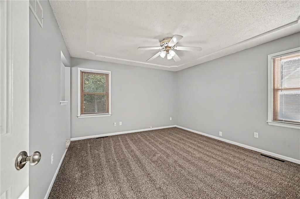 107 NW Leann Drive — photo 21
