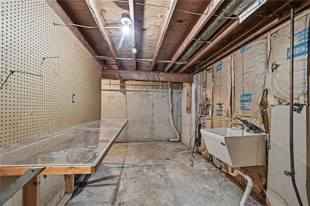 107 NW Leann Drive — photo 25