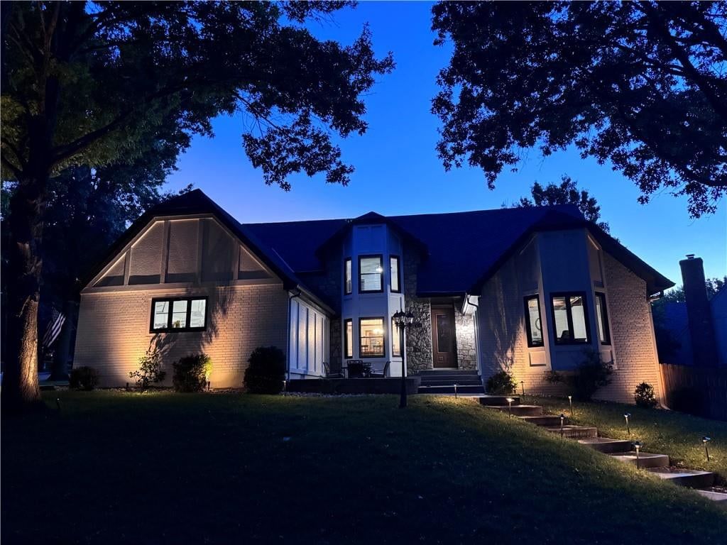 8230 W 99th Street, Overland Park, KS