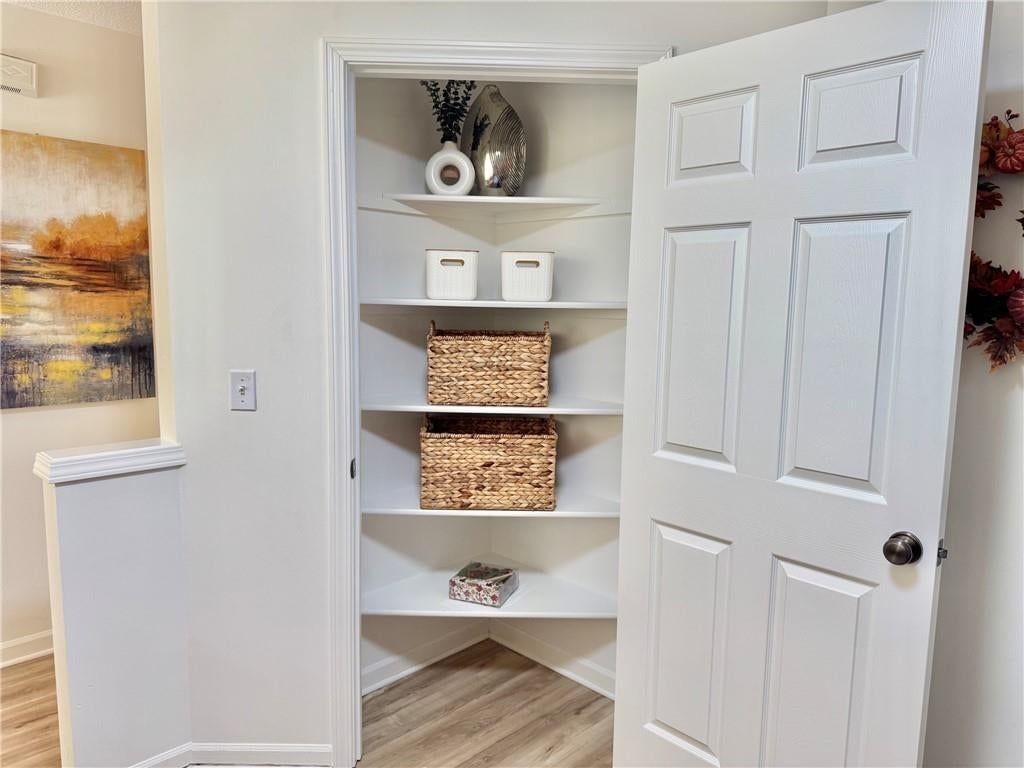 Photo 10 of 36 - 5402 N Fairmount Avenue, Kansas City, MO 64118