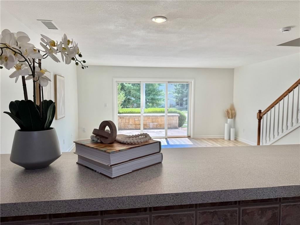 Photo 12 of 36 - 5402 N Fairmount Avenue, Kansas City, MO 64118