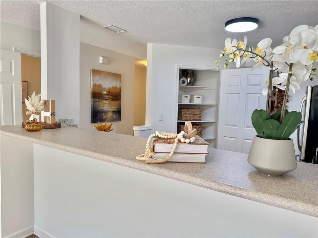 Photo 13 of 36 - 5402 N Fairmount Avenue, Kansas City, MO 64118