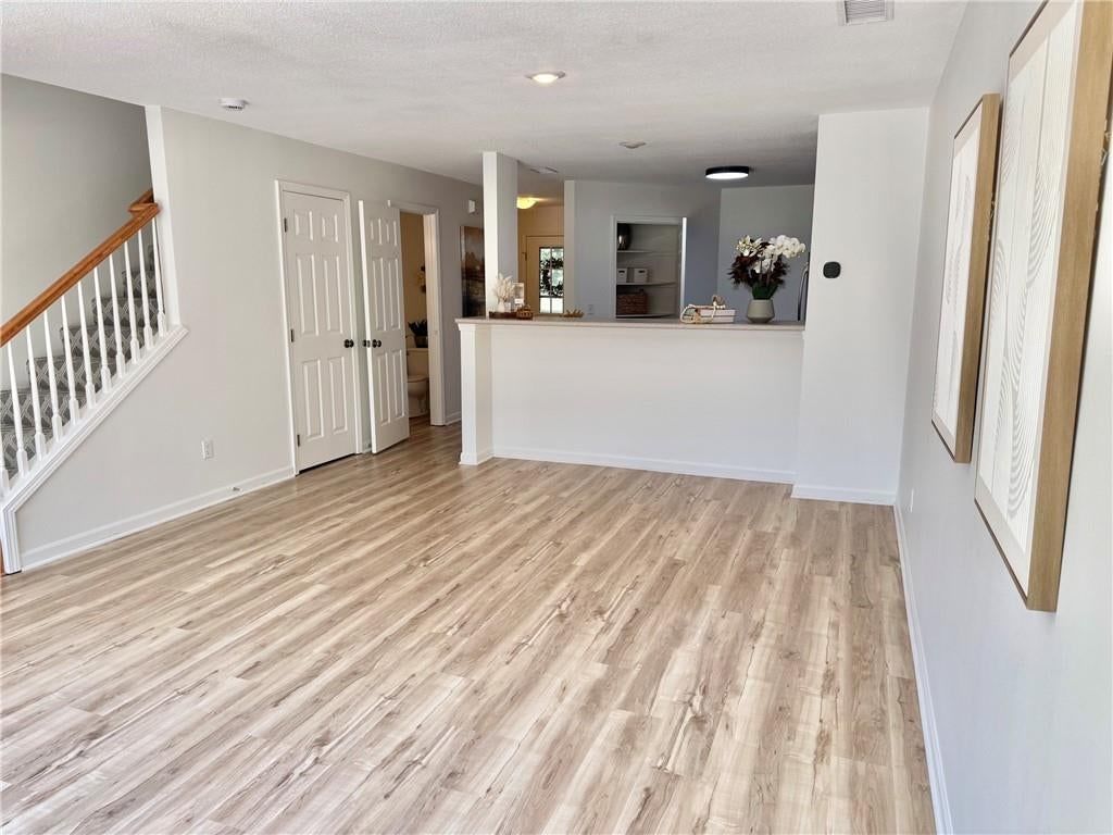 Photo 17 of 36 - 5402 N Fairmount Avenue, Kansas City, MO 64118