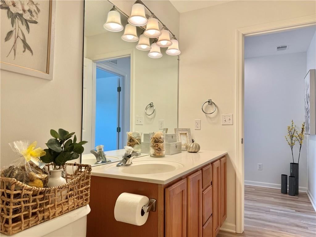 Photo 30 of 36 - 5402 N Fairmount Avenue, Kansas City, MO 64118
