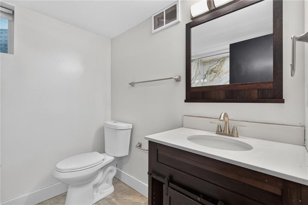 12918 Sycamore Avenue — photo 24