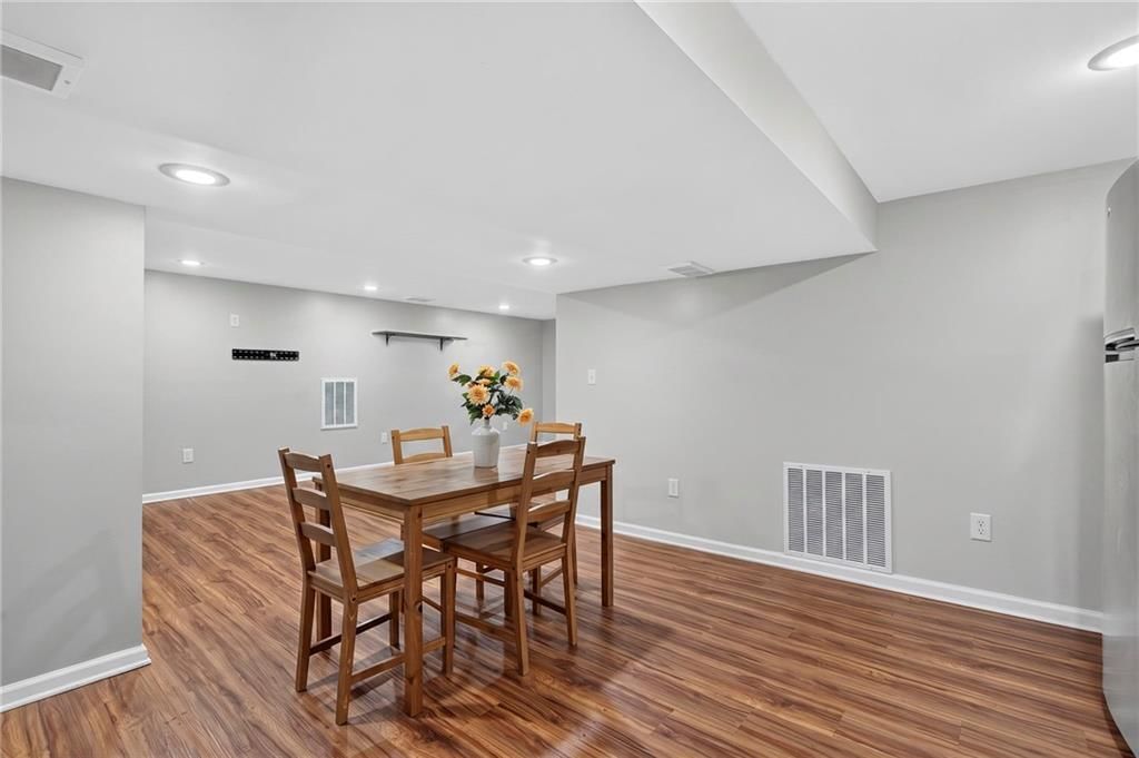 12918 Sycamore Avenue — photo 28