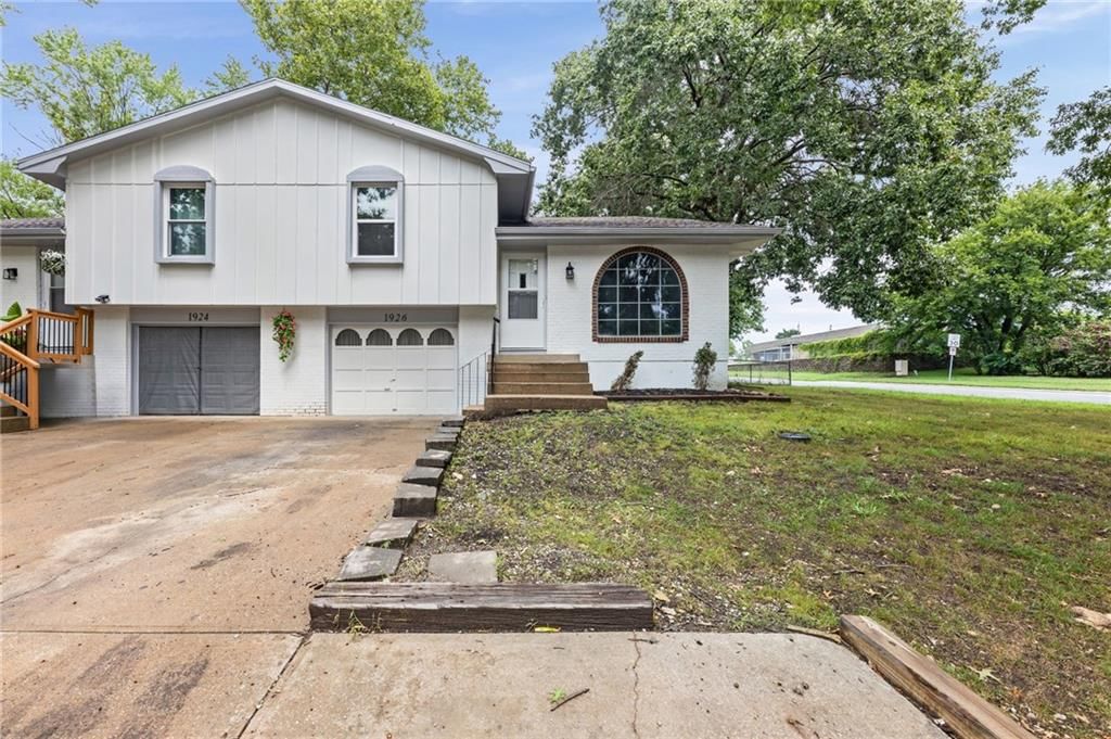 1926 E Cedar Street, Olathe, KS