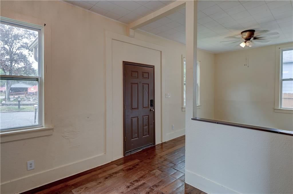 Photo 4 of 33 - 931 Kickapoo Street, Leavenworth, KS 66048