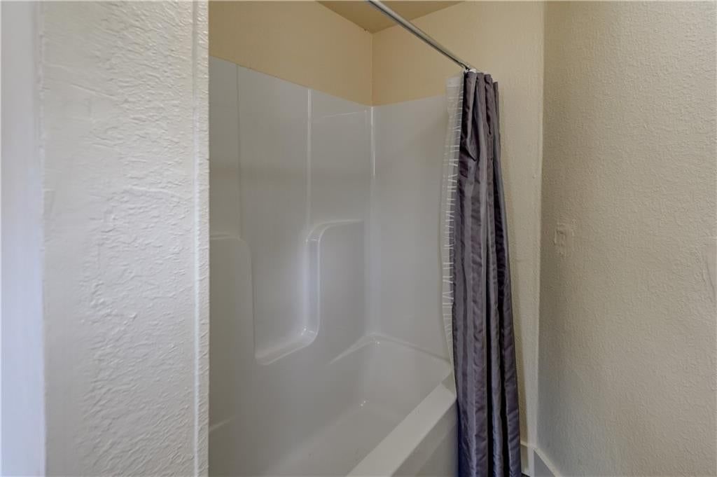 Photo 17 of 33 - 931 Kickapoo Street, Leavenworth, KS 66048