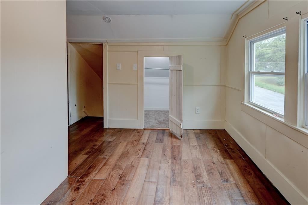 Photo 21 of 33 - 931 Kickapoo Street, Leavenworth, KS 66048