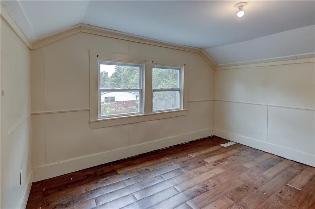 Photo 23 of 33 - 931 Kickapoo Street, Leavenworth, KS 66048