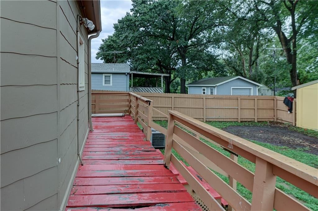 Photo 25 of 33 - 931 Kickapoo Street, Leavenworth, KS 66048