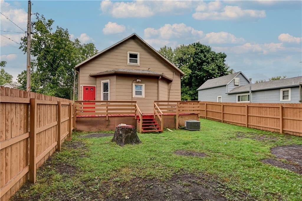 Photo 29 of 33 - 931 Kickapoo Street, Leavenworth, KS 66048