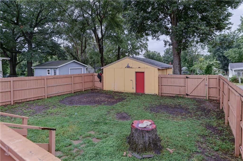 Photo 30 of 33 - 931 Kickapoo Street, Leavenworth, KS 66048