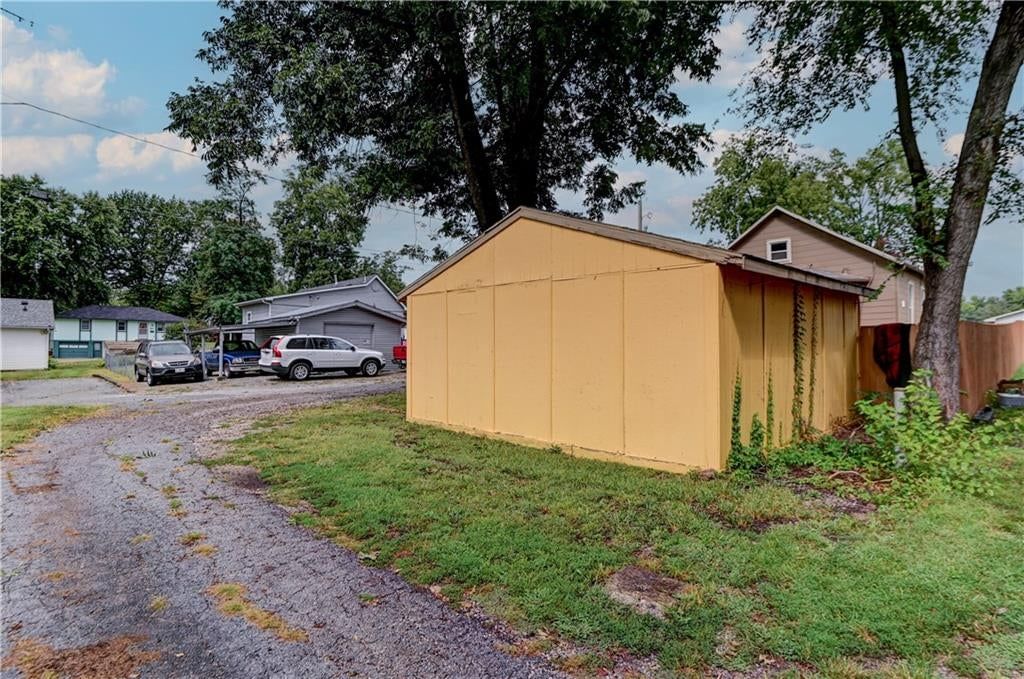 Photo 33 of 33 - 931 Kickapoo Street, Leavenworth, KS 66048