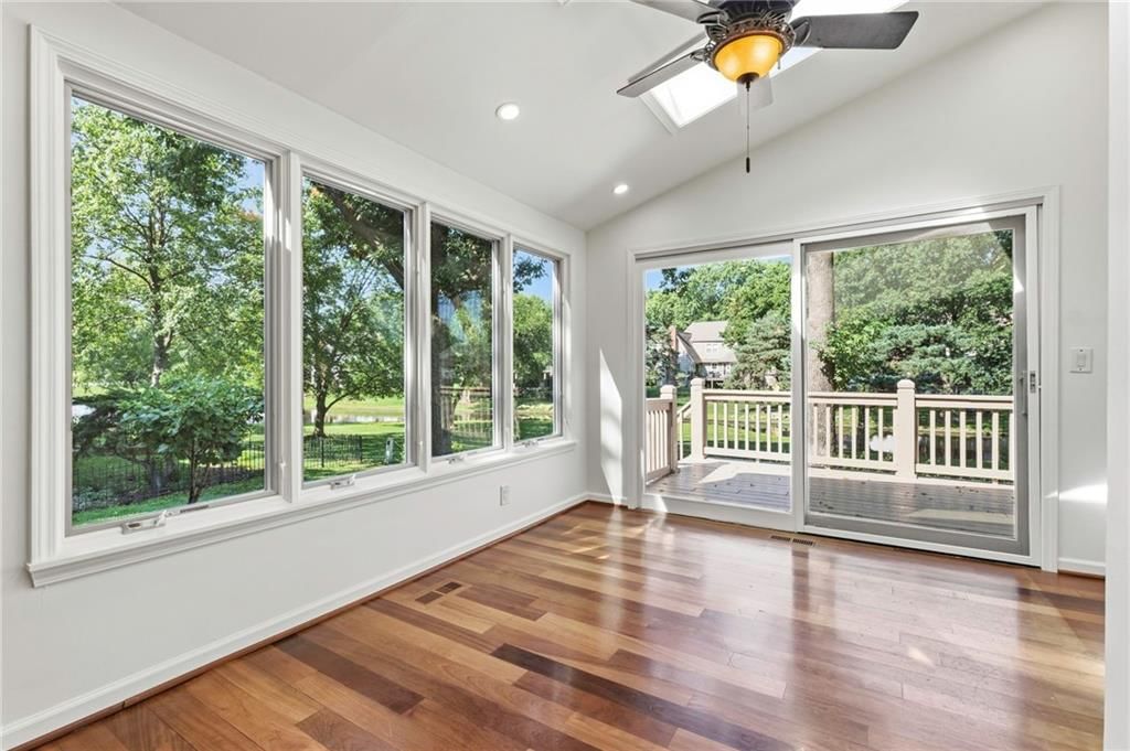 Photo 13 of 37 - 10164 Mackey Street, Overland Park, KS 66212