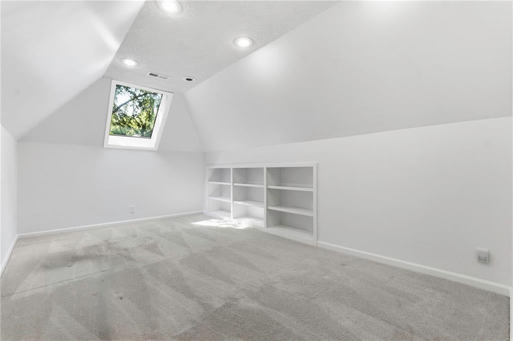 Photo 23 of 37 - 10164 Mackey Street, Overland Park, KS 66212