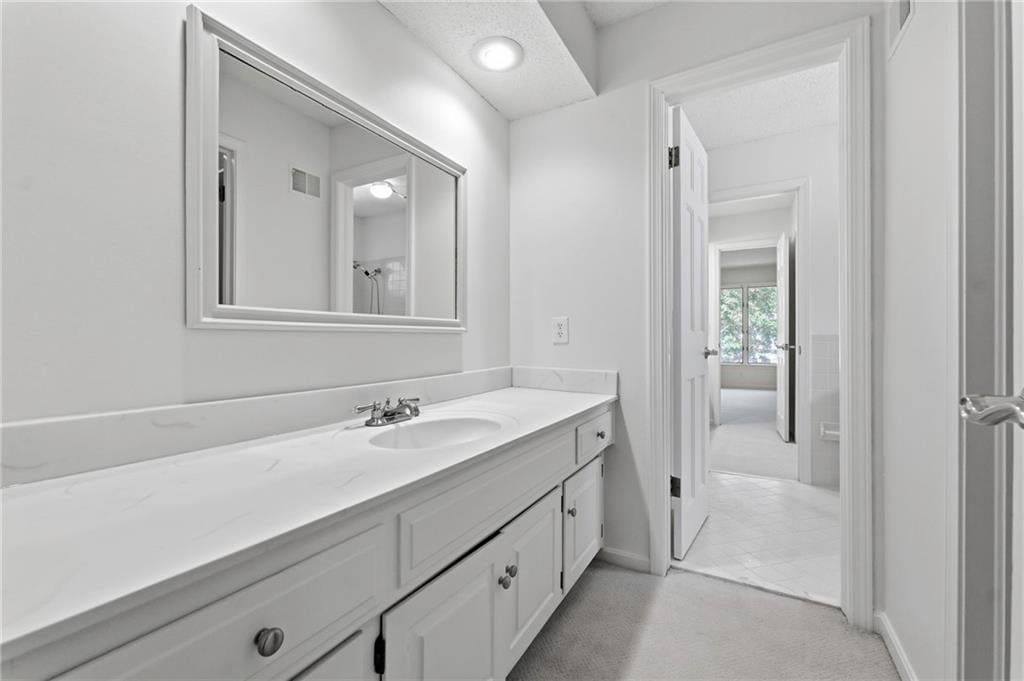Photo 29 of 37 - 10164 Mackey Street, Overland Park, KS 66212