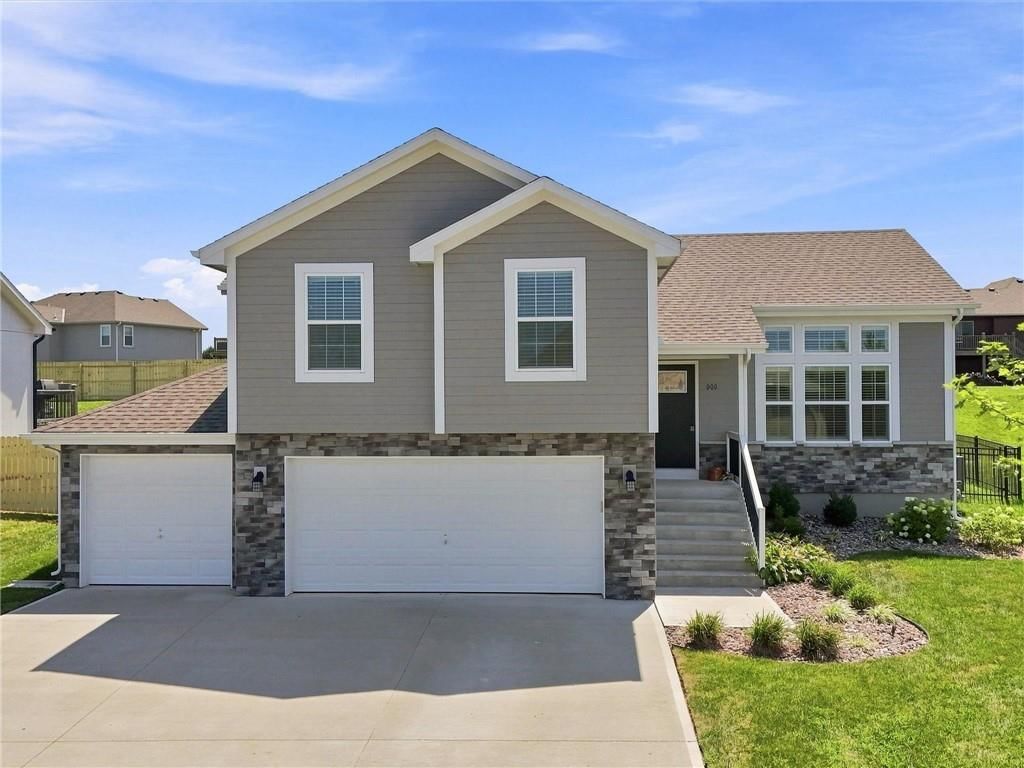 800 Wright Street, Pleasant Hill, MO