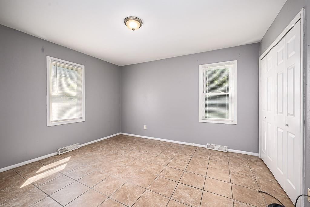 8213 Ruskin Way — photo 9