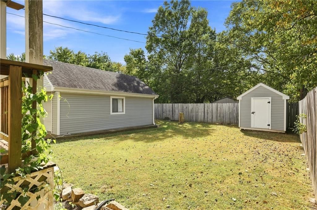 320 S Holbrook Street — photo 26