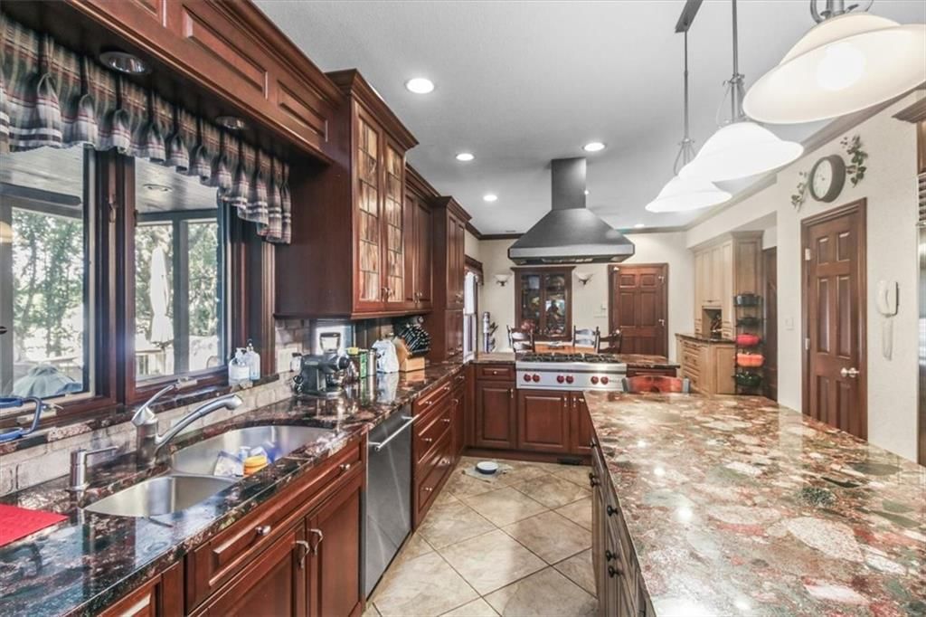 4900 Whitney Drive — photo 10