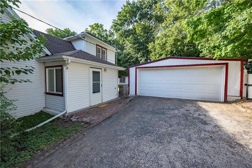 526 Reaser Street — photo 3