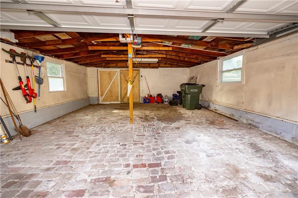 526 Reaser Street — photo 7